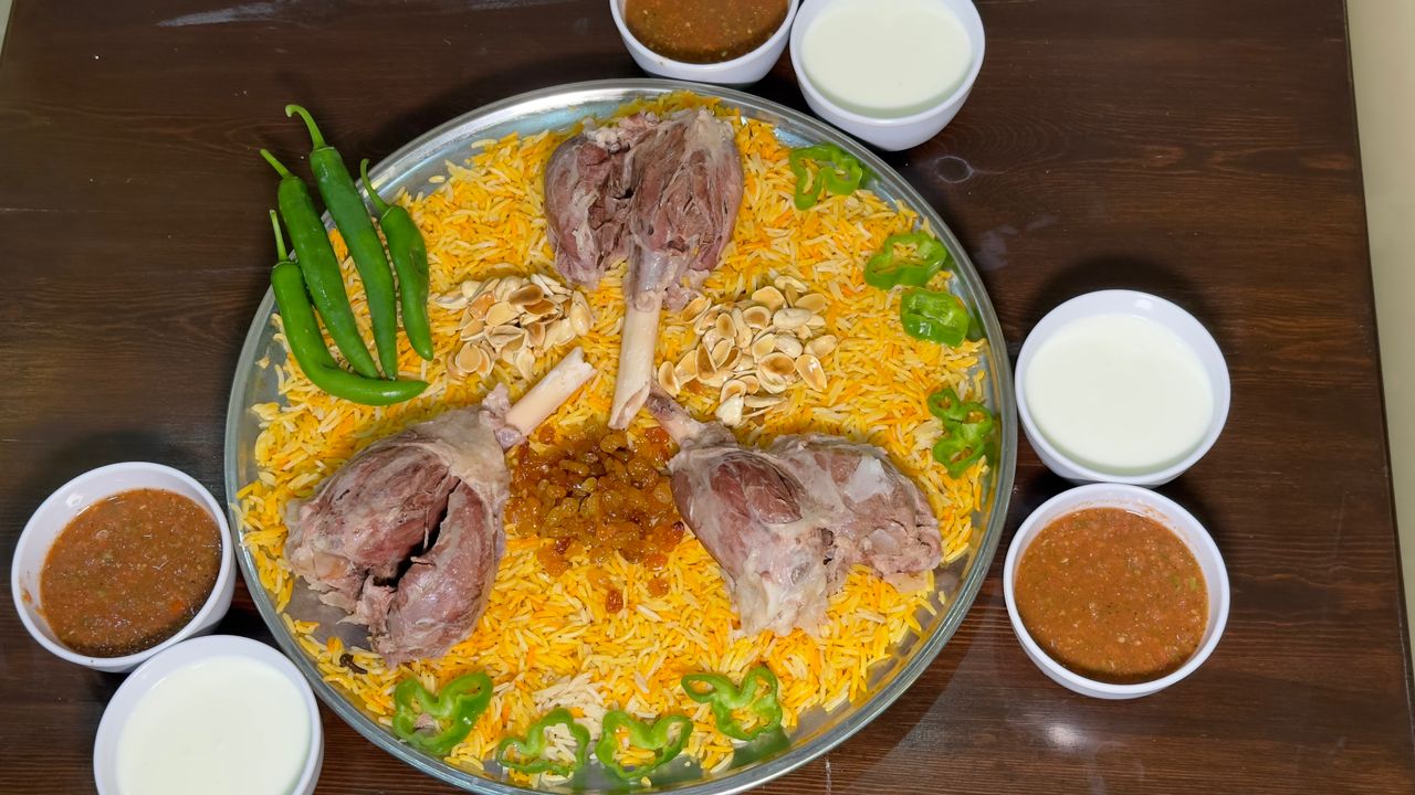 كبسة-لحم-كبير-مع-مكسرات