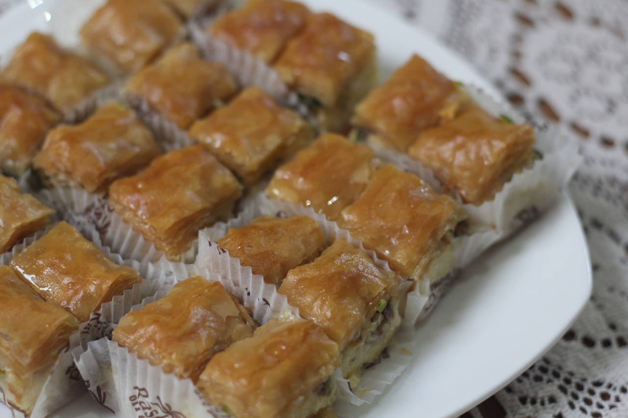نمورة-بالفستق-والقطشة-١-كغ