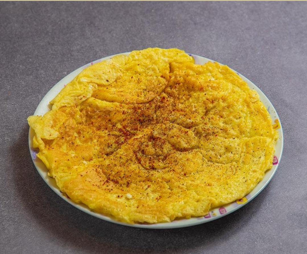 صحن-بيض-مقلي-بالسمن-العربي
