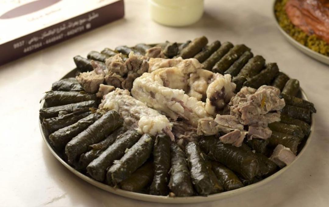 وجبة-ورق-عنب-مع-شرحات