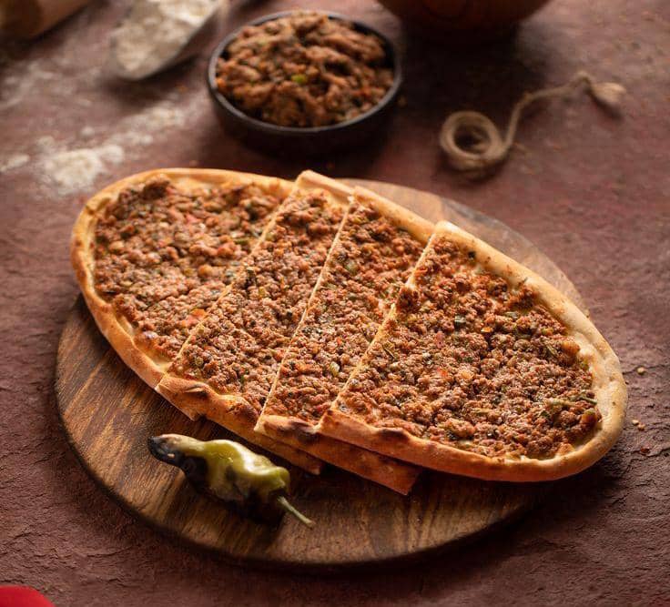 منقوشة-لحمة