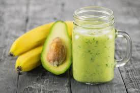 موز وحليب و افوكادو كبير