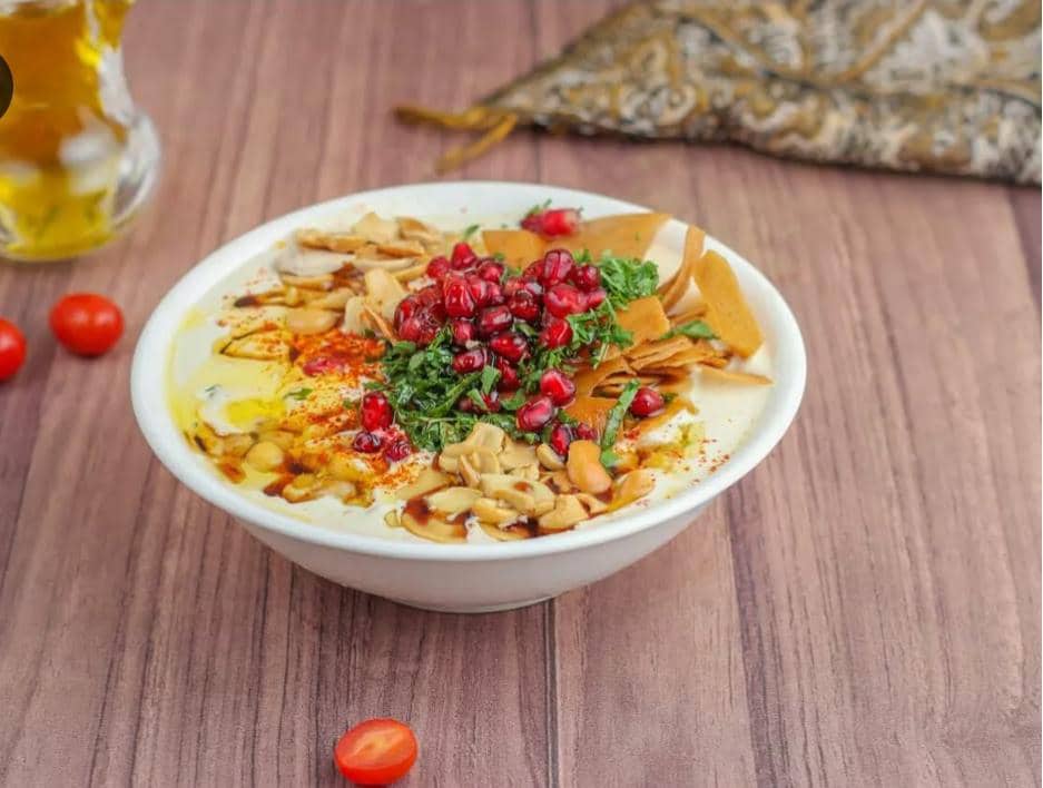 فتة بالسمنة والمكسرات ( شخصين )