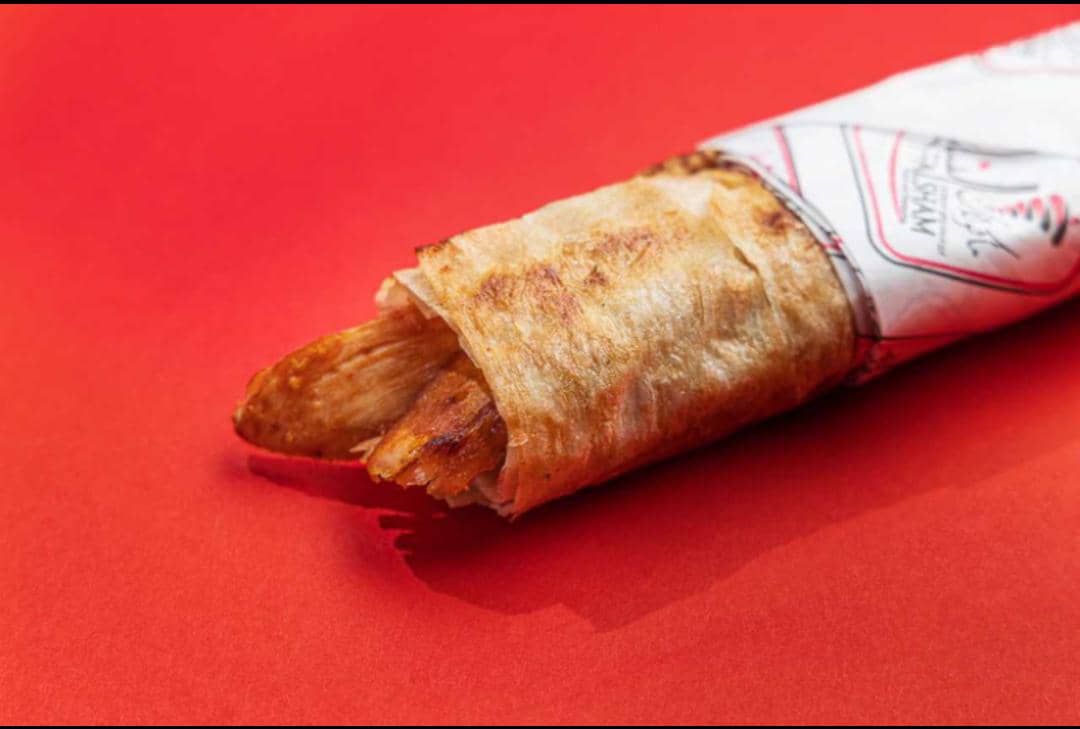 سندويشة شاورما كبيرة