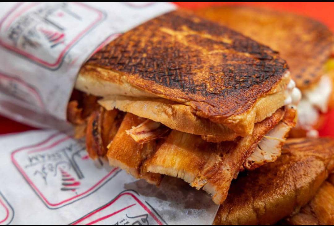 سندويشة شاورما اكسترا