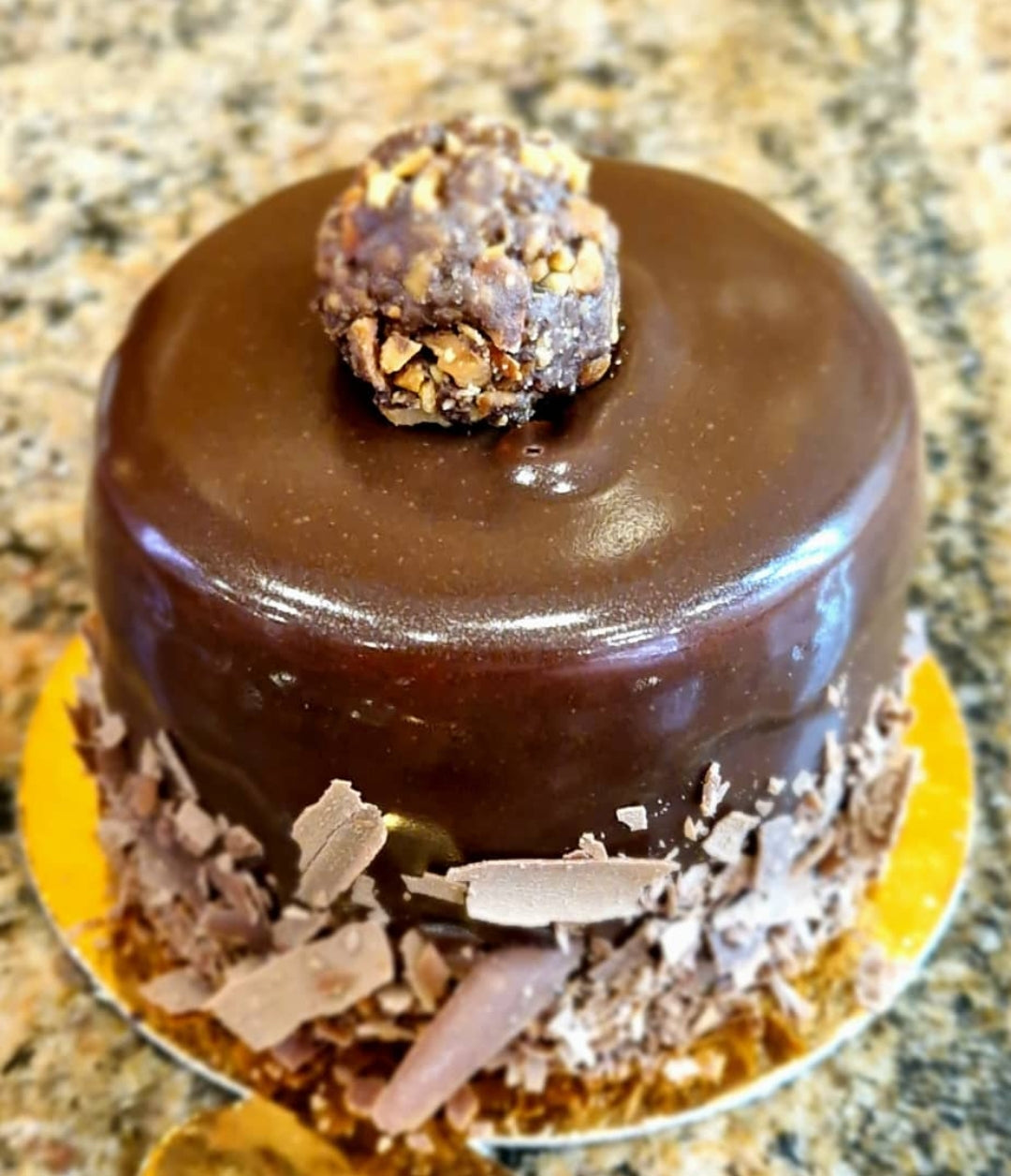 برالين كيك بكريمة البندق