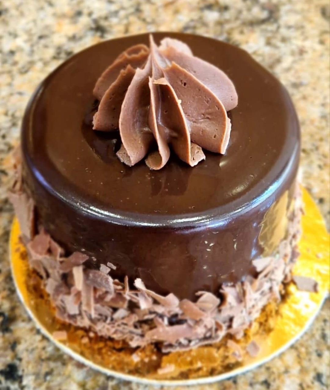 برالين كيك بكريمة الشوكولا