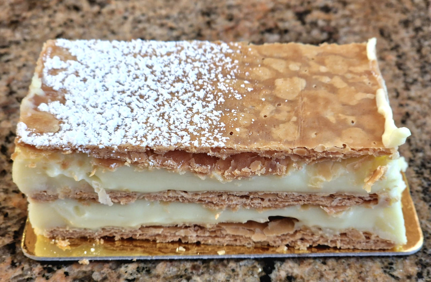 كيك رقائق مع كريم باتسير