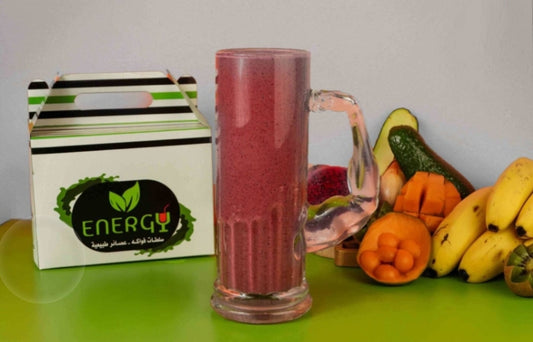 موز وحليب وتوت ( كأس )