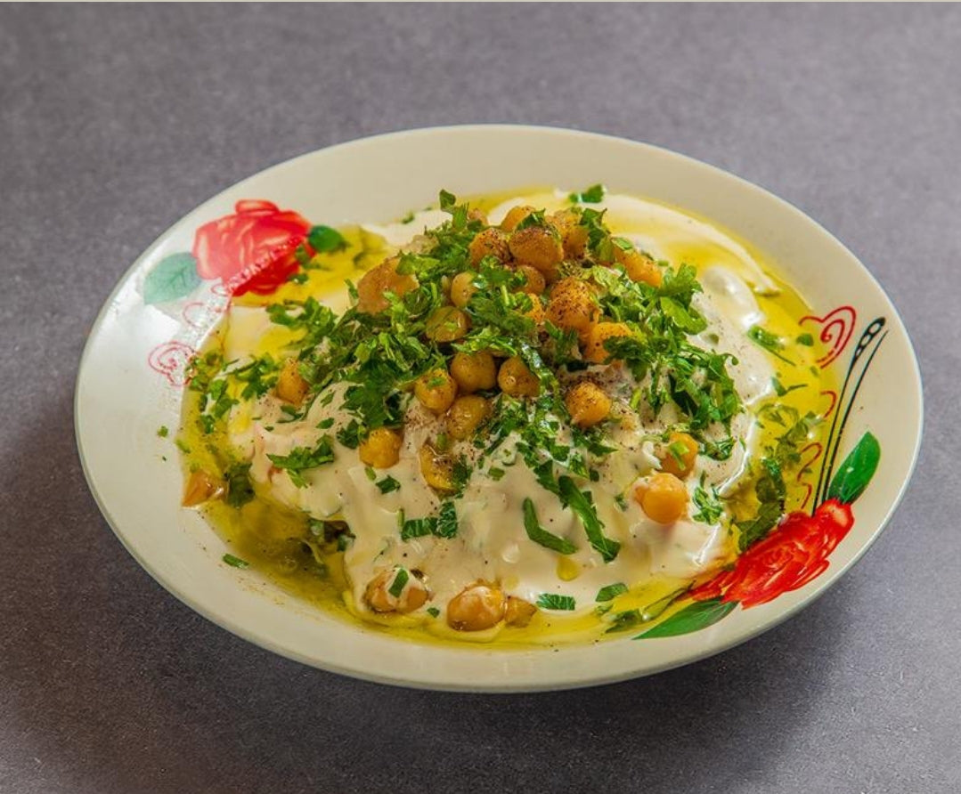 حمص باللبن ( وسط )