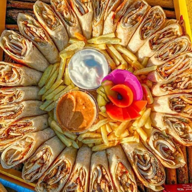 وجبة-شاورما-مزينة-عائلية