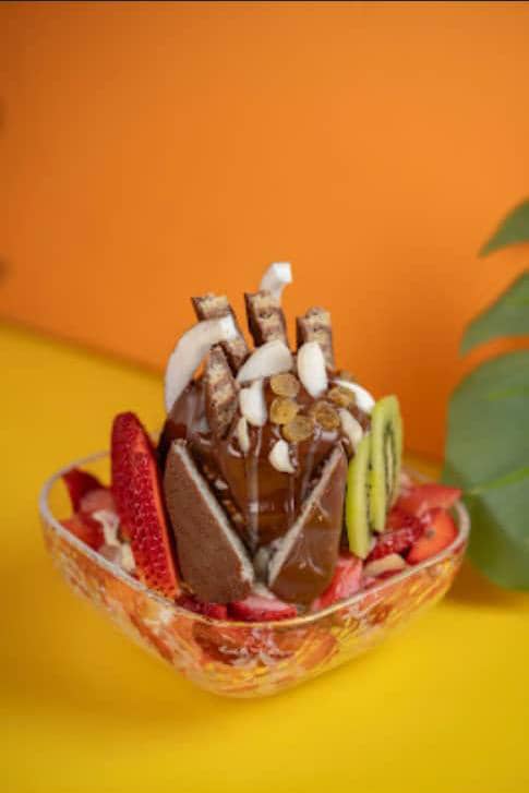 سلطة فواكه نوتيلا و كيت كات