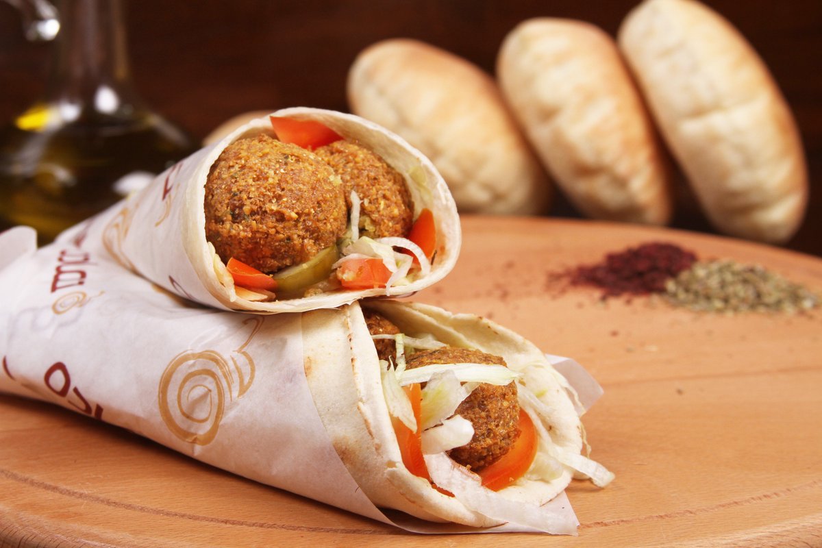 فلافل-مع-بطاطا-سياحي-صمون-صاج