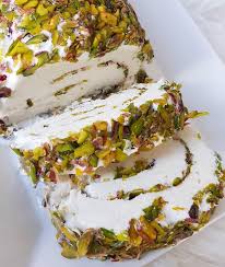 بوظة عربية مع قشطة وفستق كسر ( 1 كغ )