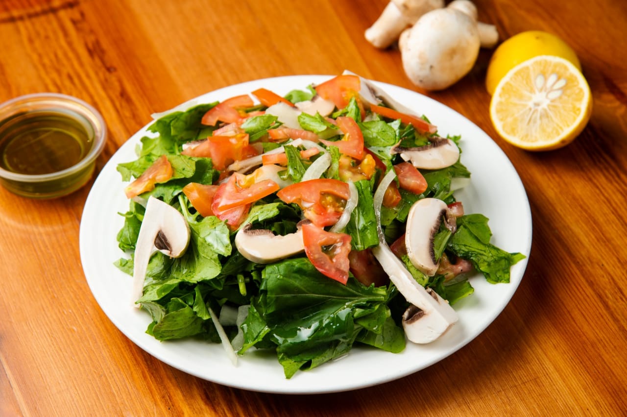 سلطة جرجير ( حجم وسط )