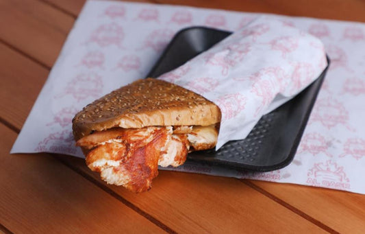 سندويش شاورما دجاج صمون