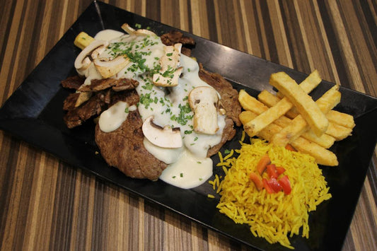 وجبة-شرحات-لحم-مع-فطر-والبشاميل
