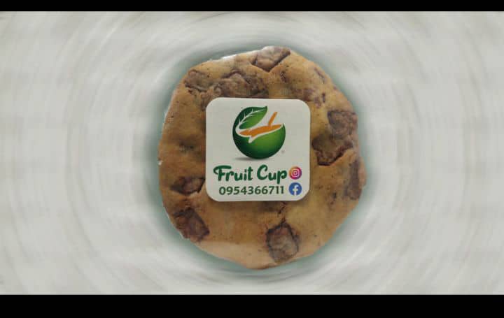 قطعة من البسكويت بالشوكولاتة