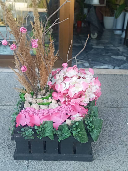 قطعة صناعية بوكس ورد قرطاسيا